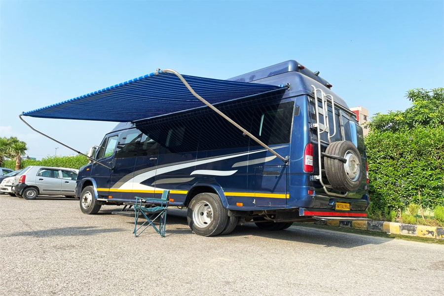 8 Seater Caravan With Washroom Vanity Van - Imported Luxury Vans Rental Company - Car Rental Delhi