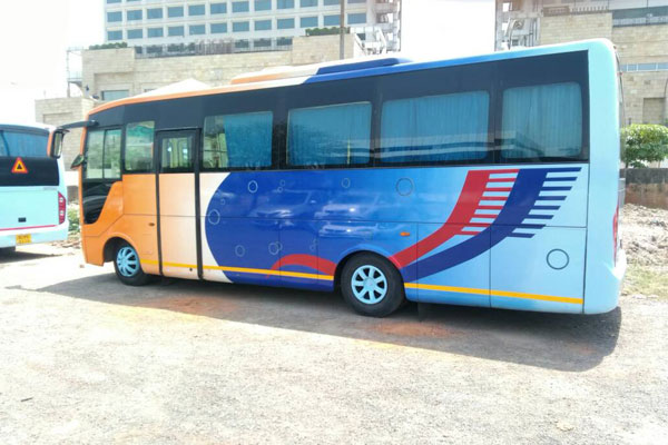 14 Seater Luxury Bus With Washroom Isuzu - Mini buses - Car Rental Delhi