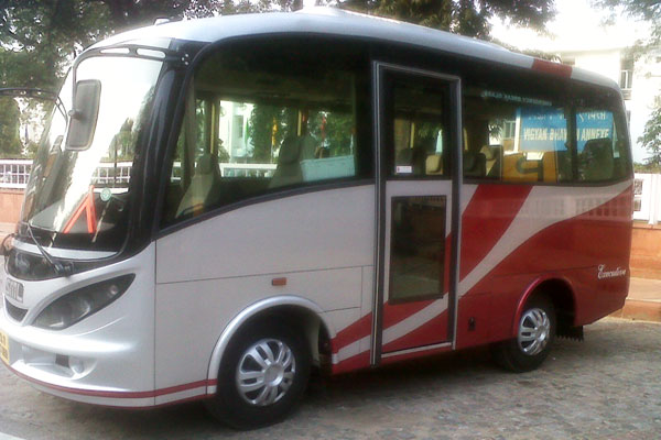 12 Seater Isuzu Mini coach - Mini buses - Car Rental Delhi