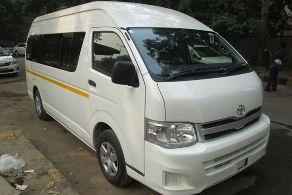 Toyota Commuter Grand Hiace 8 Seater - Imported Luxury Vans Rental Company - Car Rental Delhi