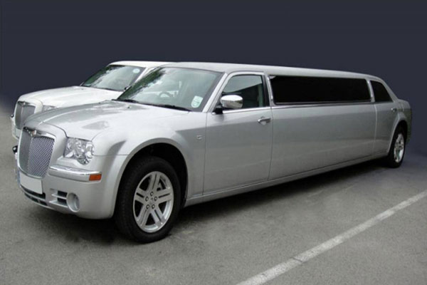 Chrysler Stretched Limousine - Luxury Taxi Company - Car Rental Delhi